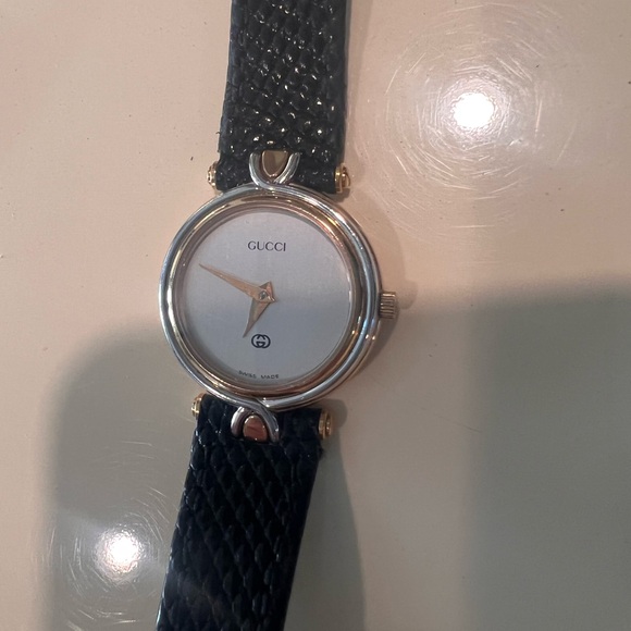 GUCCI * 4500L Quartz Watch - Picture 9 of 9